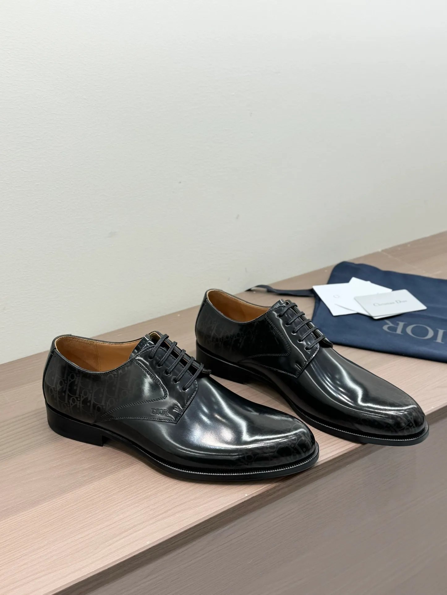[Dior Dior] Top P: 960💰 Standard code 39-44 (38.45.46 custom-made, non-returnable and non-exchangeable) Dior Dior's latest high-end men's boutique casual leather shoes, imported cowhide upper, water-dyed cowhide lining, imported genuine leather outsole, perfect details, standard code 39-44 (38.45.46 custom-made, non-refundable and non-exchangeable),